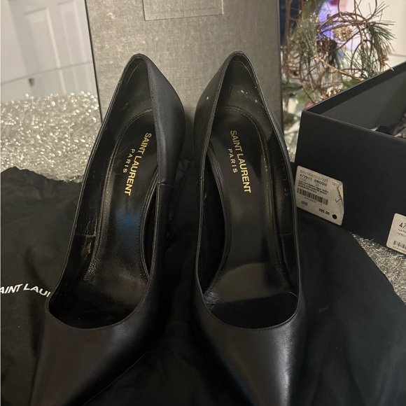 Saint Laurent Black Heels with Iconic Logo - Picture 2 of 10